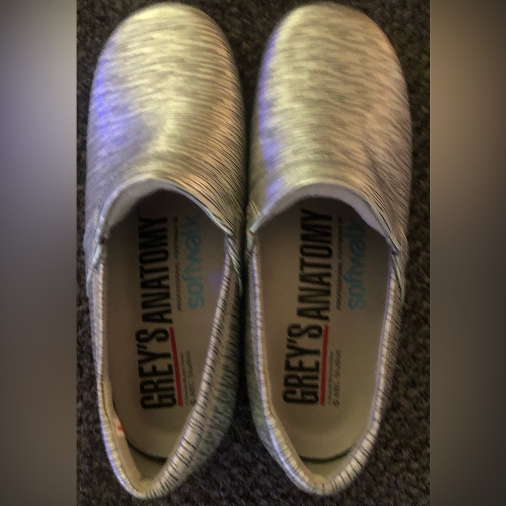 Brand new Grey’s Anatomy softwalk clogs for medical professionals
